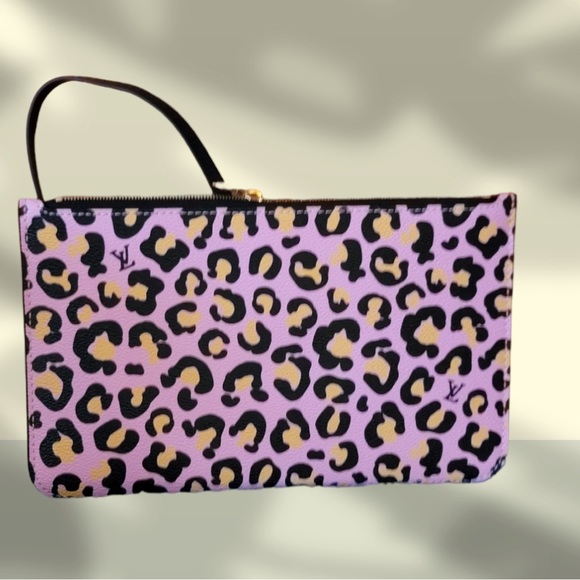 Louis Vuitton Pink Cheetah Wild at Heart Neverfull Pochette MM or GM Wristlet 18 - Picture 1 of 12